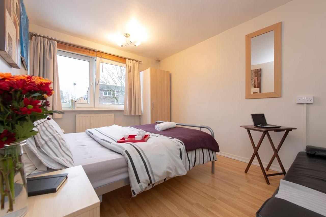 Ferienwohnung Oasis 77 London Exterior foto